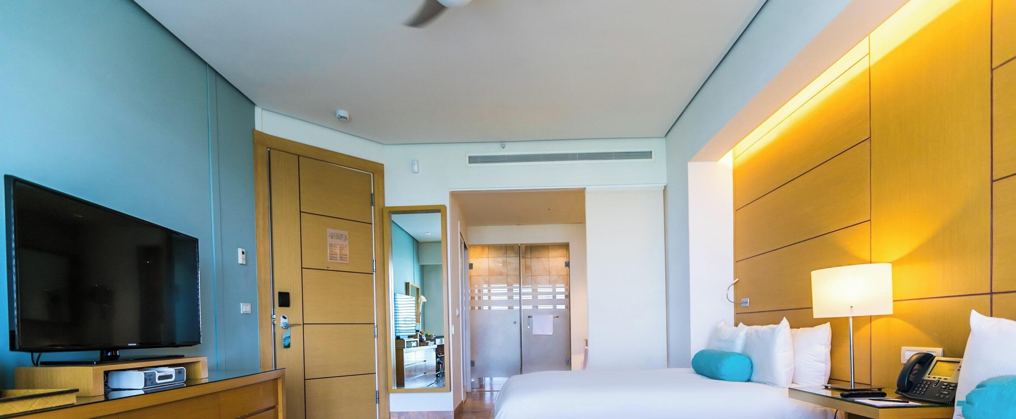 Couette en duvet d'oie, coffres-forts dans les chambres, bureau