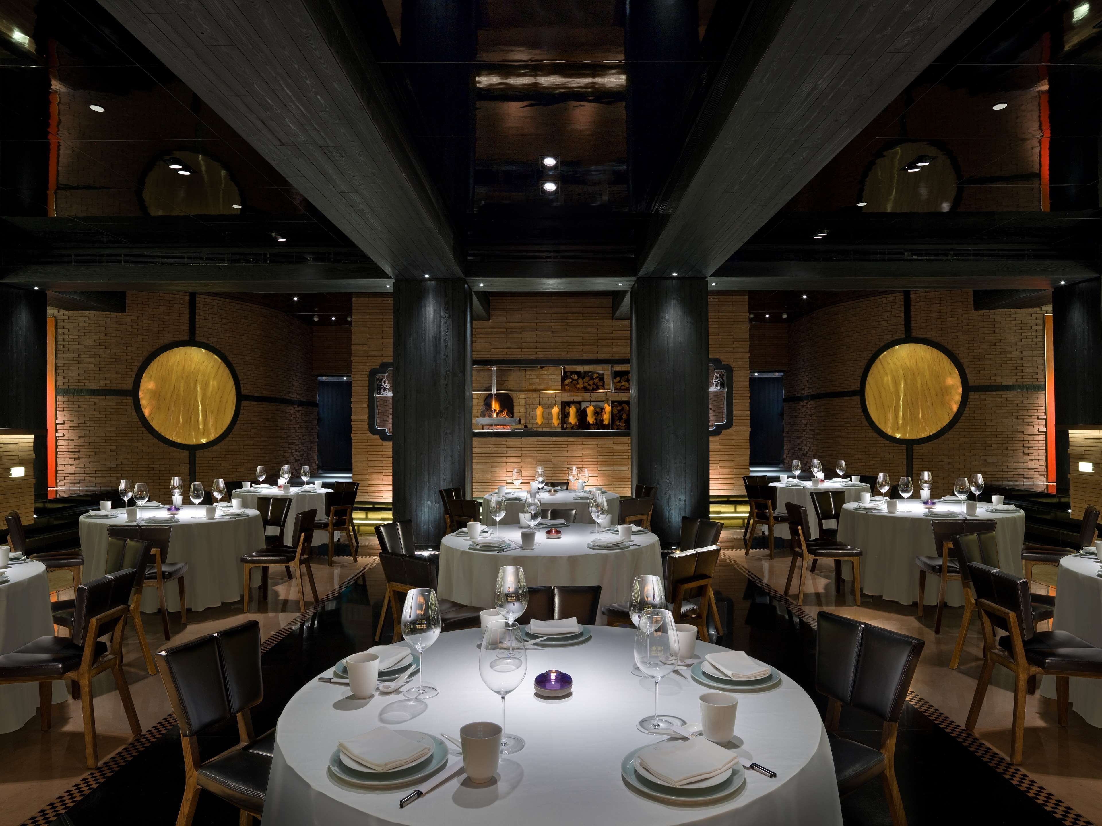 3 restaurants, breakfast, lunch, dinner served; italian cuisine