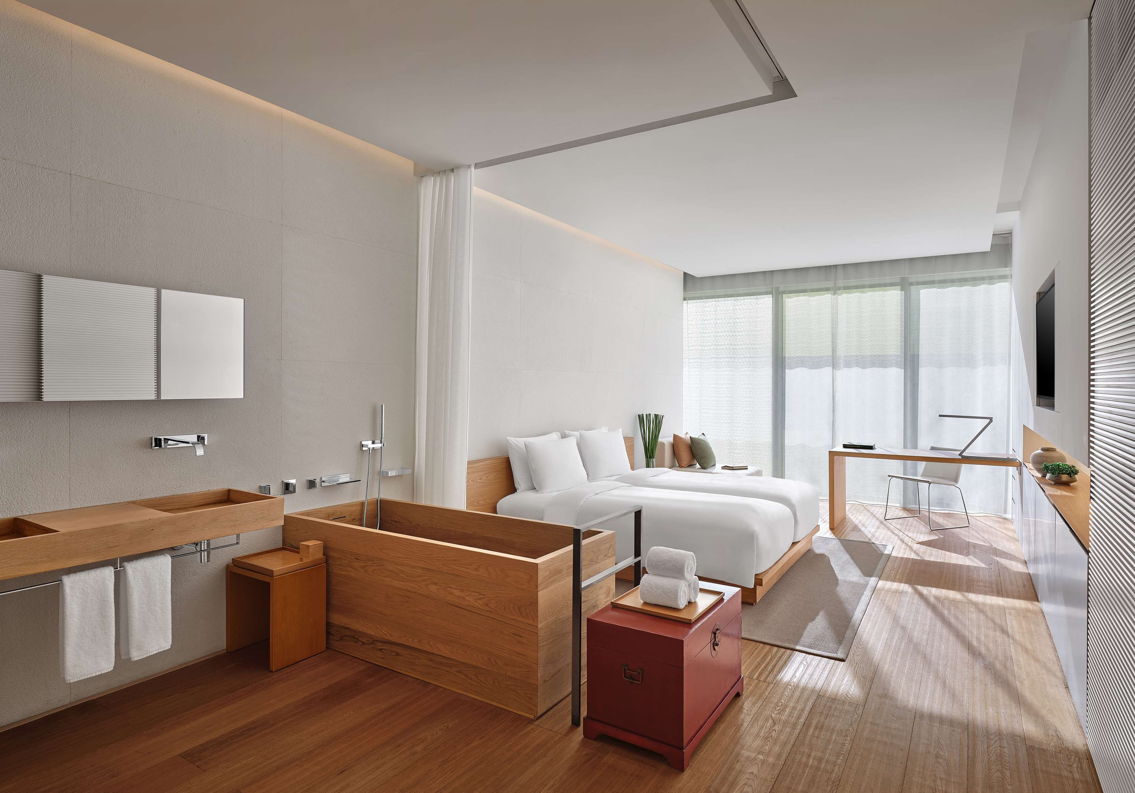 studio 45 twin | premium bedding, free minibar, in-room safe, desk