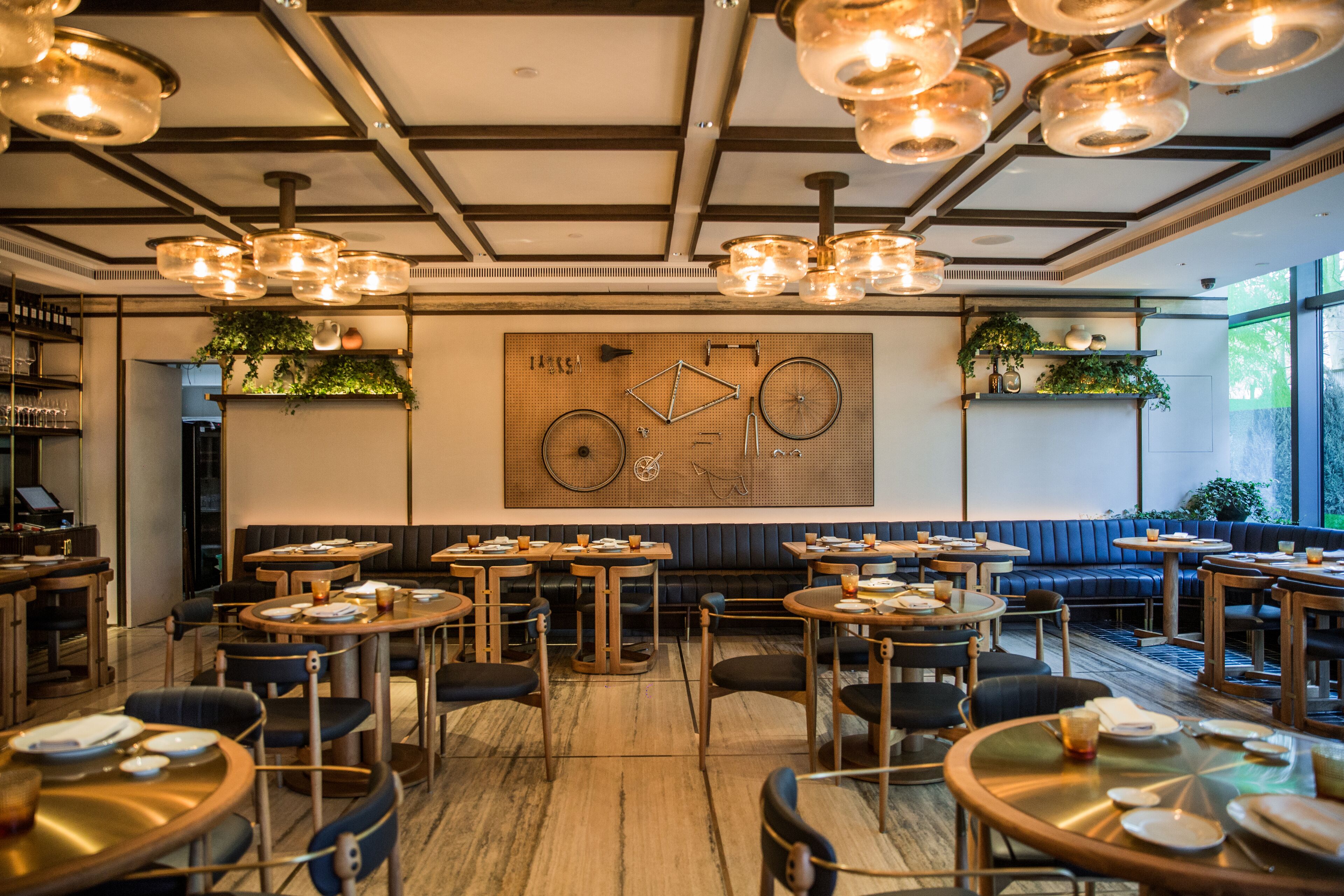 3 restaurants, breakfast, lunch, dinner served; italian cuisine