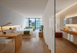 Premium bedding, free minibar, in-room safe, desk - The Opposite House (Beijing)