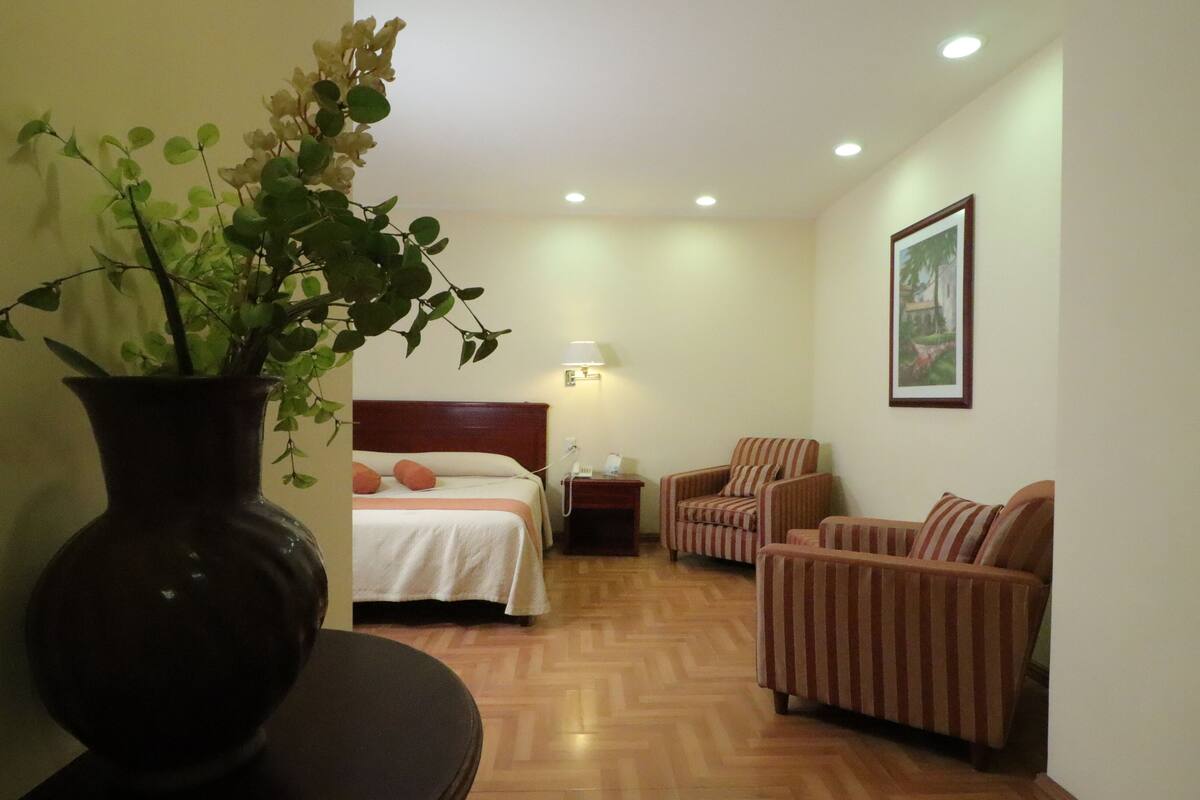 suite (master) | 1 bedroom, in-room safe, desk, iron/ironing board
