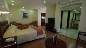 Edredón, camas con pillow-top y caja de seguridad en la habitación