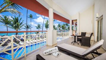 Elegance Club Ocean View Suite w/Jacuzzi - Adults Only | Vue sur la plage/lâocĂ©an