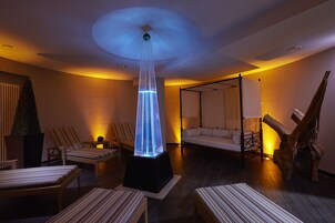 Sauna, hot tub, Turkish bath, body treatments, aromatherapy