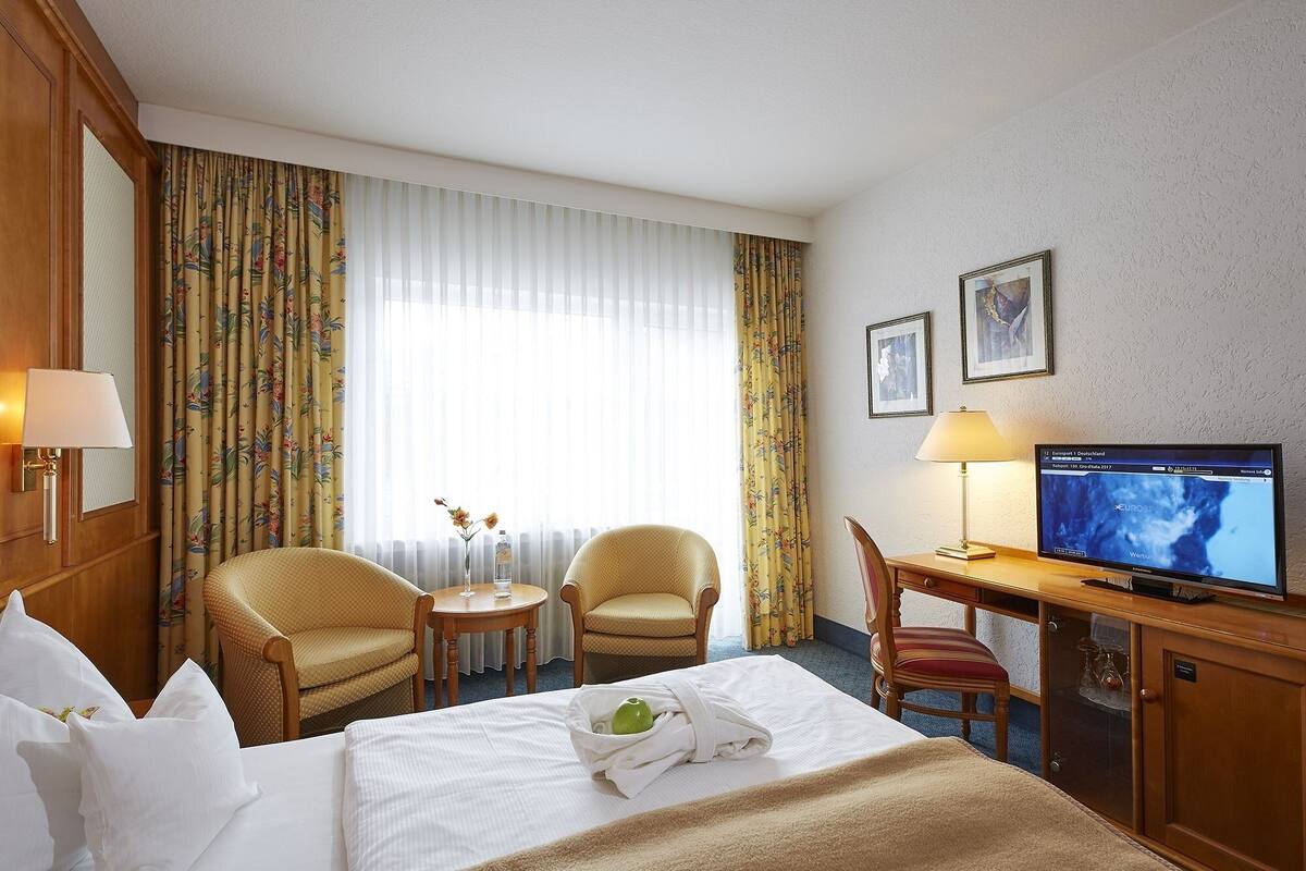 Comfort Single Room | In-room safe, desk, soundproofing, rollaway beds (surcharge)