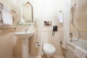 Suite | Baño | Ducha y bañera combinadas y bañera profunda