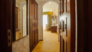 Business Single Room | Premium bedding, down duvets, minibar, in-room safe - Hotel Mukammal (Astana)