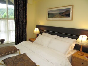 2 bilik tidur, busa memori, seterika/papan seterika, Wi-fi percuma 