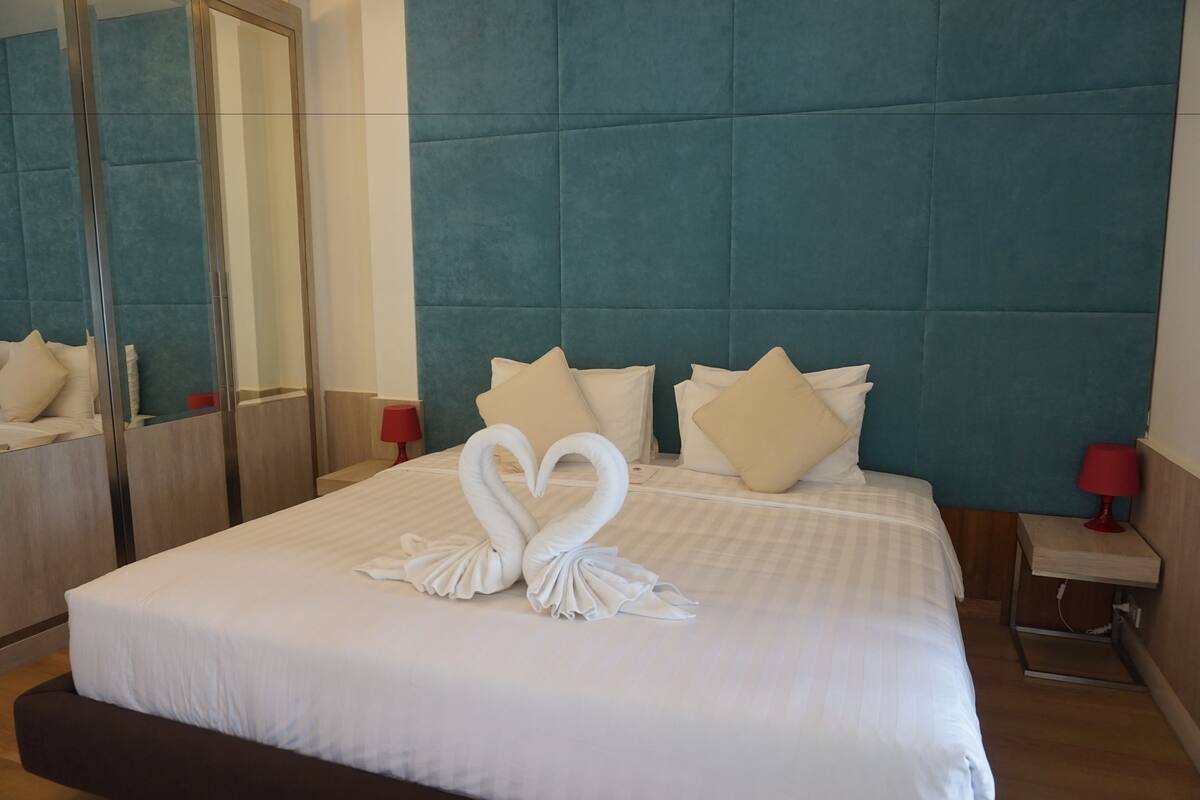 Three Bedroom Beachfront Private Pool Villa