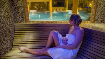 Sauna, höyrysauna, vartalohoitoja, vartalokääreitä, vartalon kuorintoja