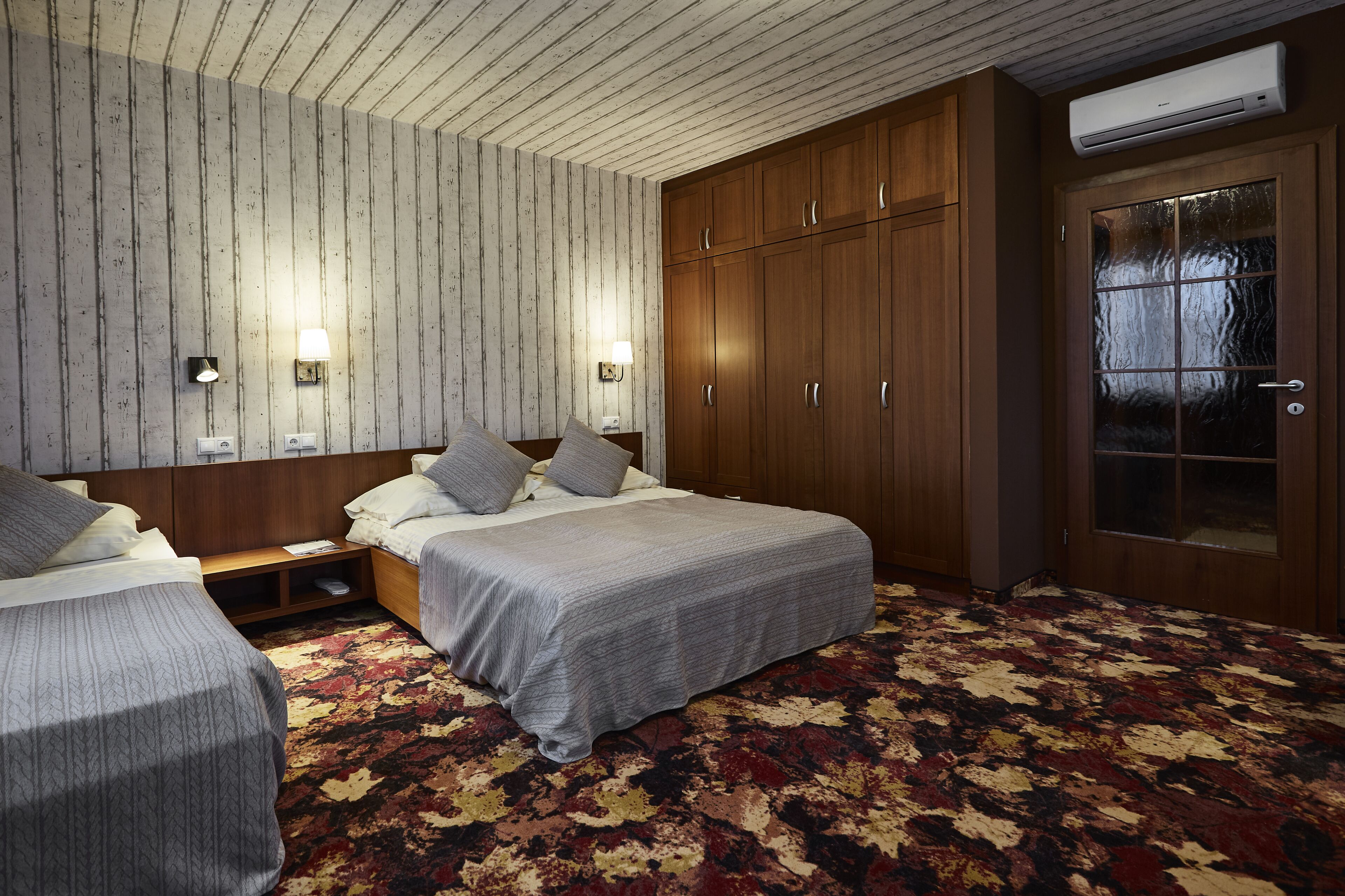 triple room | 1 bedroom, premium bedding, memory-foam beds, minibar