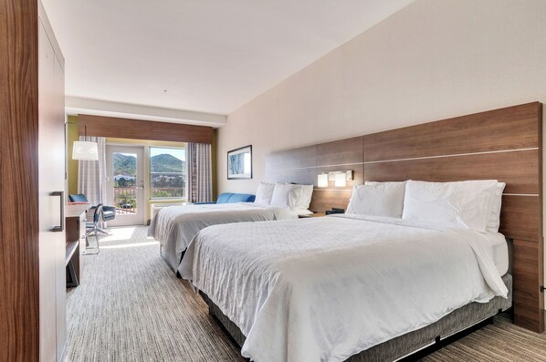 A hotel room with two beds, a desk, and a chair. - Holiday Inn Express & Suites, Lake Elsinore by IHG (Lake Elsinore)