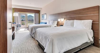 Holiday Inn Express & Suites, Lake Elsinore by IHG