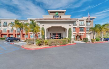 Holiday Inn Express & Suites, Lake Elsinore by IHG
