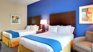 Caja de seguridad en la habitación, escritorio y cortinas blackout