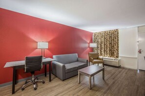 Suite, 1 King Bed, Non Smoking (Upgrade) - Econo Lodge Thomasville (Thomasville)