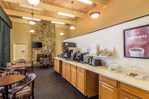 Free daily continental breakfast - Econo Lodge Thomasville (Thomasville)