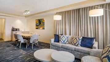 Literie de qualité supérieure, coffres-forts dans les chambres, bureau