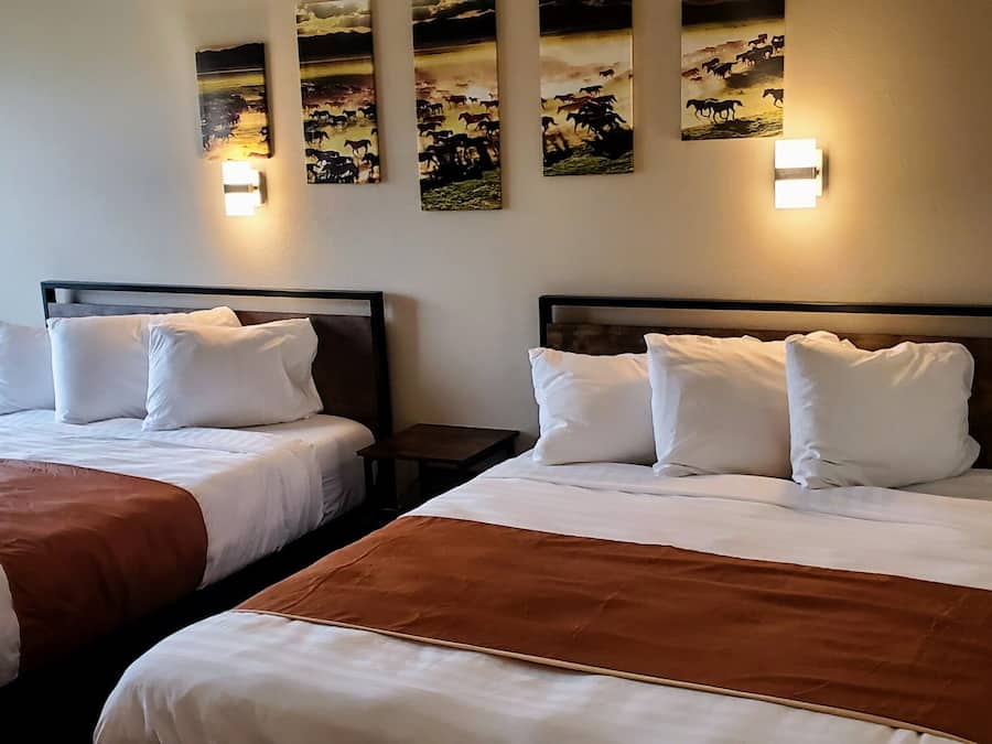 標準客房 | 房內夾萬、免費 Wi-Fi、床單、鬧鐘