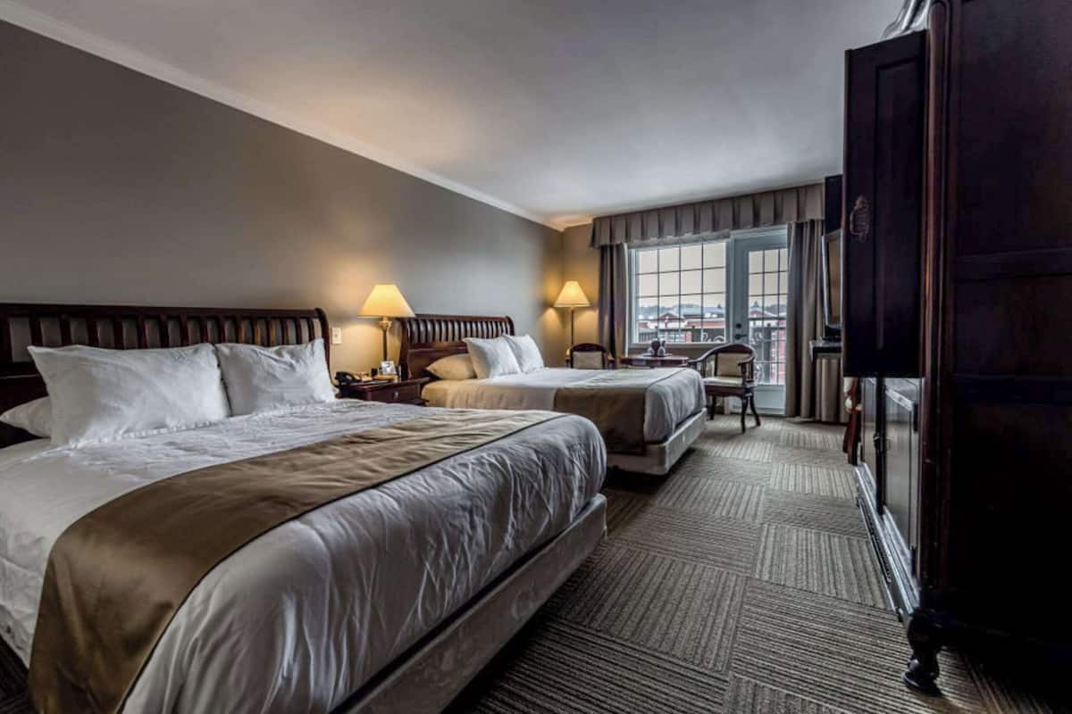 Superior kamer, 2 queensize bedden, balkon | Lakens van Egyptisch katoen, luxe beddengoed, een minibar