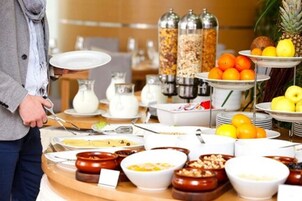 Daily buffet breakfast (CAD 15 per person)