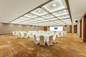 Banquet hall - Holiday Inn Express Beijing Wangjing Center by IHG  (Beijing)