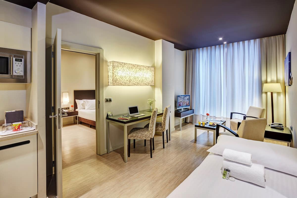 Minibar, safe på rommet, blendingsgardiner og lydisolert