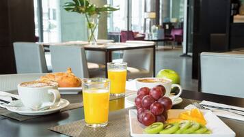 Daily buffet breakfast (EUR 15.5 per person)
