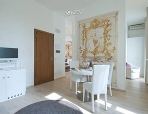 Suite | Living area | Flat-screen TV