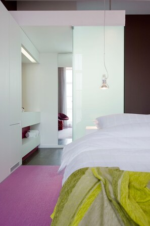 Habitación Confort doble | Baño | Artículos de higiene personal gratuitos, secador de pelo y toallas