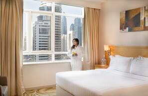 Premier One Bedroom Suite | Premium bedding, pillowtop beds, in-room safe, desk - Oaks Liwa Heights Suites (Dubai)