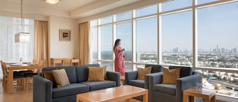 Two Bedroom Family Suite | Roupas de cama premium, camas com colchões pillow-top