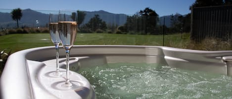 Bañera de hidromasaje privada