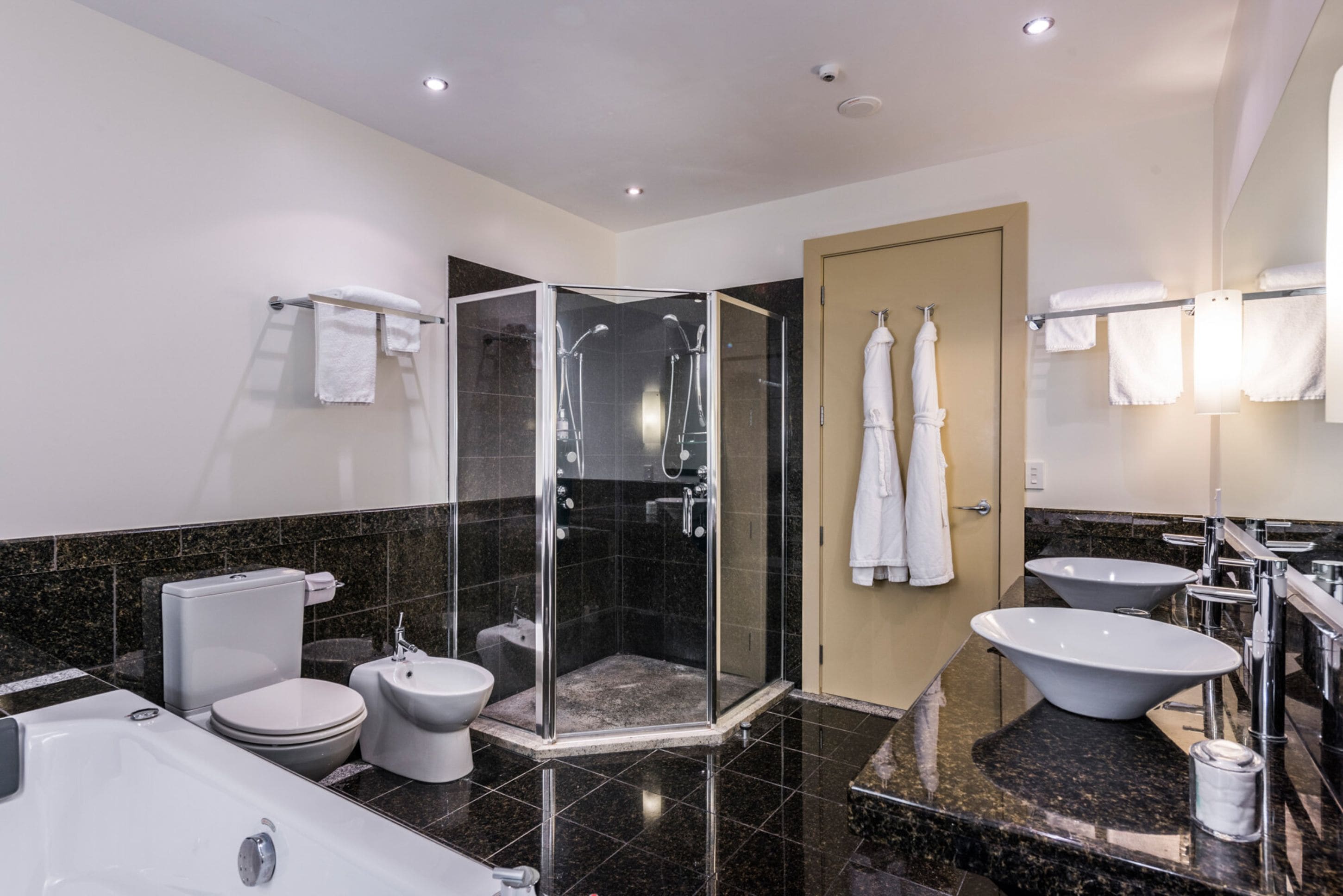 separate bathtub and shower, jetted bath, designer toiletries