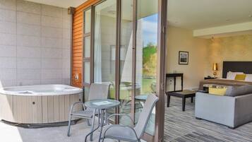 Accessible Spa Suite | Terrace/patio