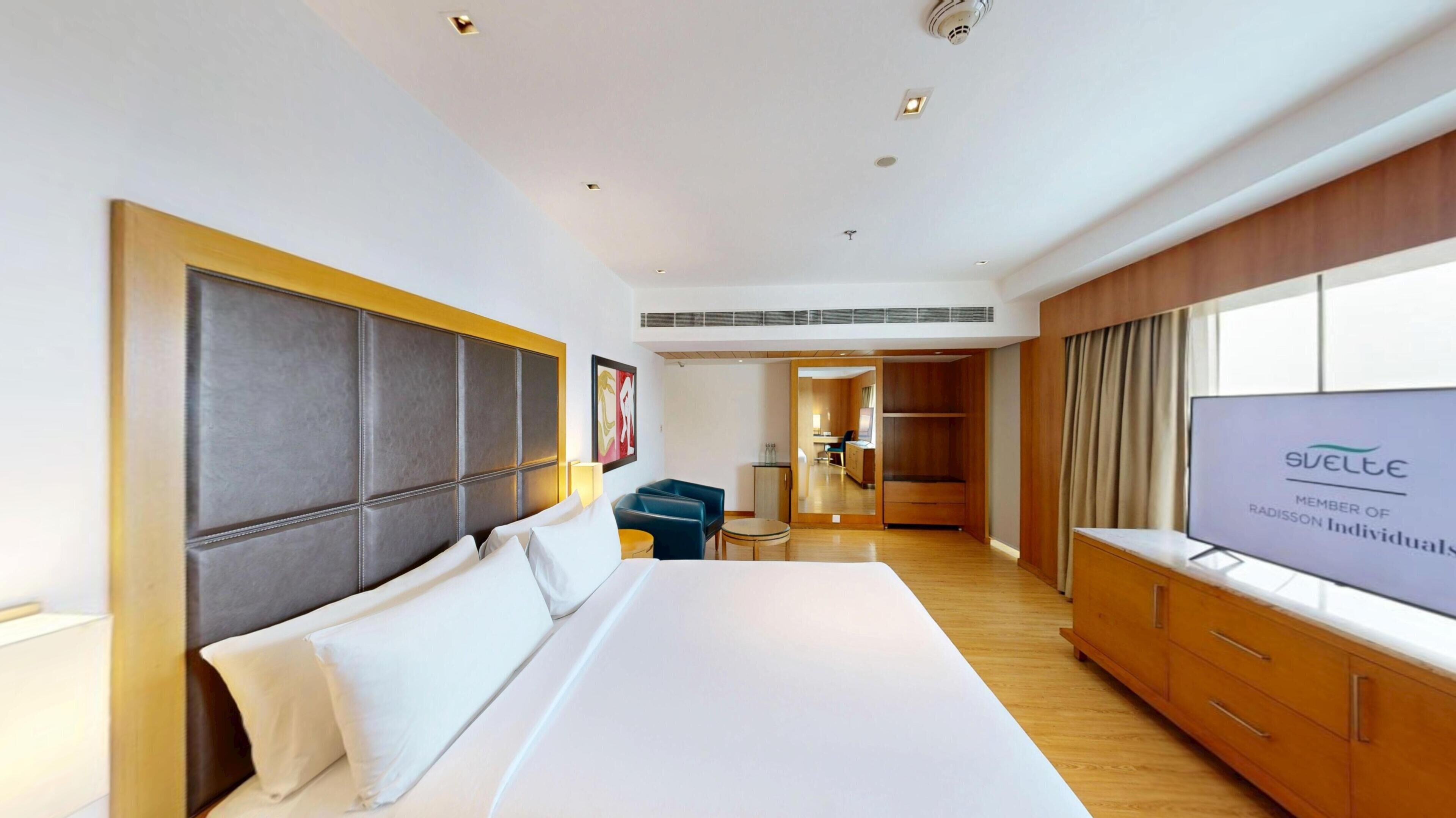 Minibar, in-room safe, individually decorated, individually furnished