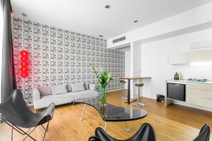 30-英寸智能电视（配备数码频道）、电视、流媒体服务