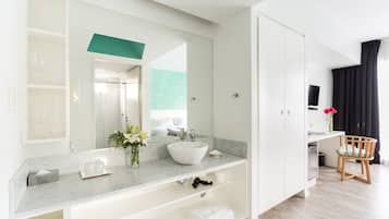 1 多间卧室、特色装修、特色家居、遮光窗帘