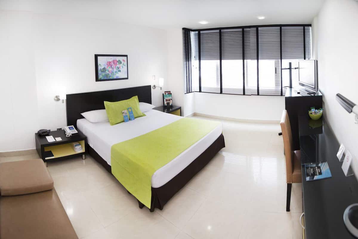 2 bedrooms, minibar, in-room safe, free WiFi