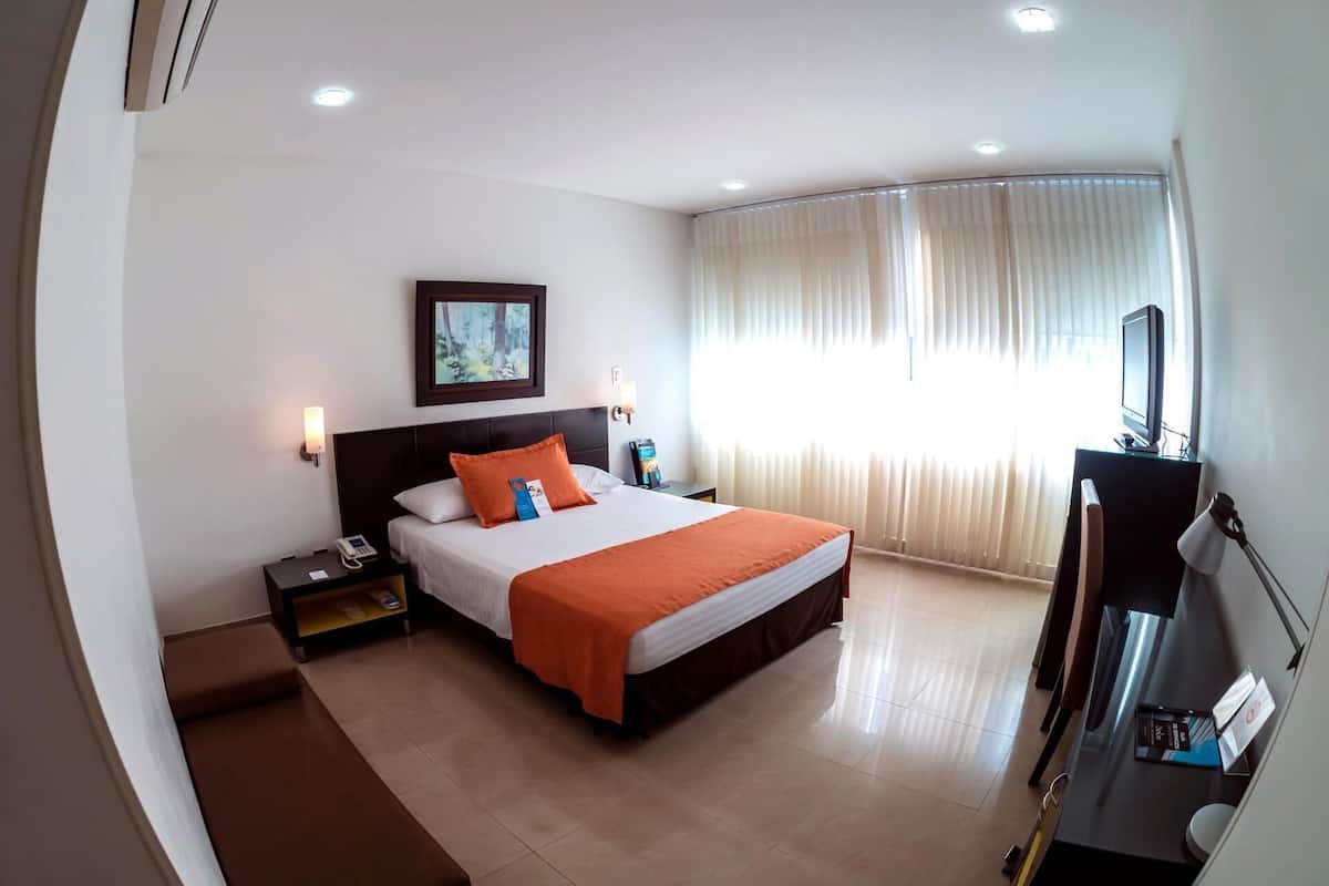 2 bedrooms, minibar, in-room safe, free WiFi