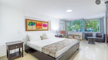 Luksus-dobbelt- eller tomannsrom | Sengetøy av topp kvalitet, dundyner og senger med Select Comfort-madrass