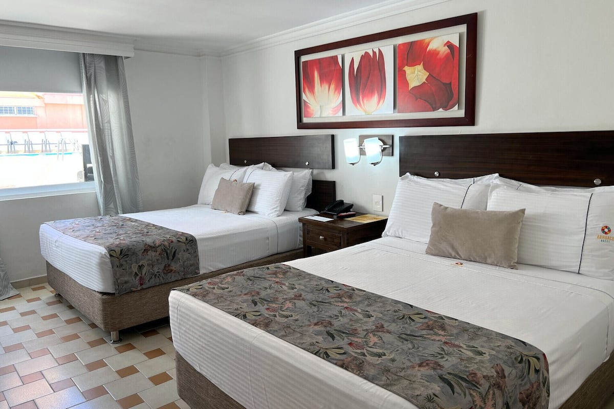 1 bedroom, premium bedding, down duvets, Select Comfort beds
