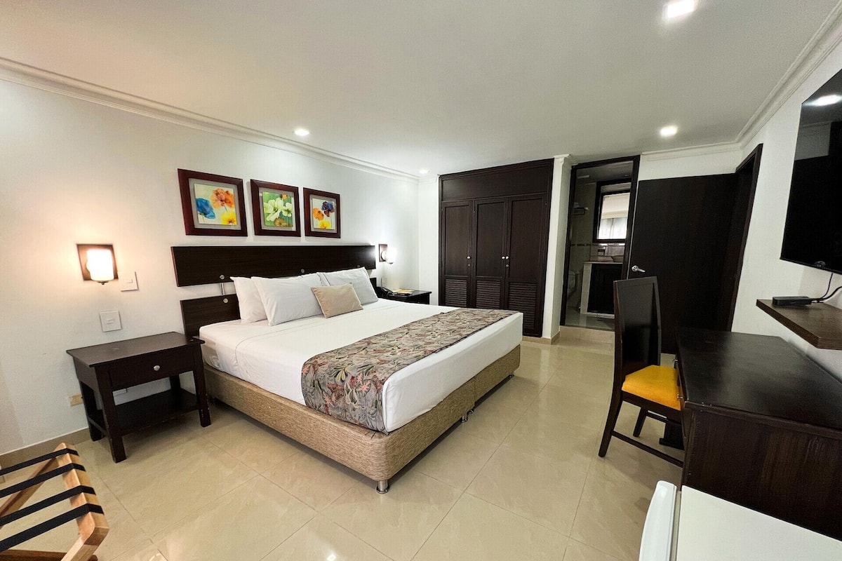 1 bedroom, premium bedding, down duvets, Select Comfort beds