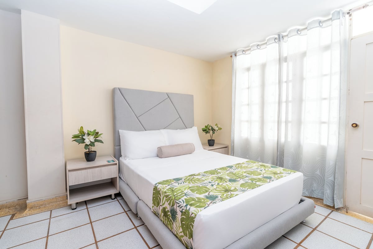 Standard-Doppelzimmer | Hochwertige Bettwaren, Daunenbettdecken, Select-Comfort-Betten, Minibar