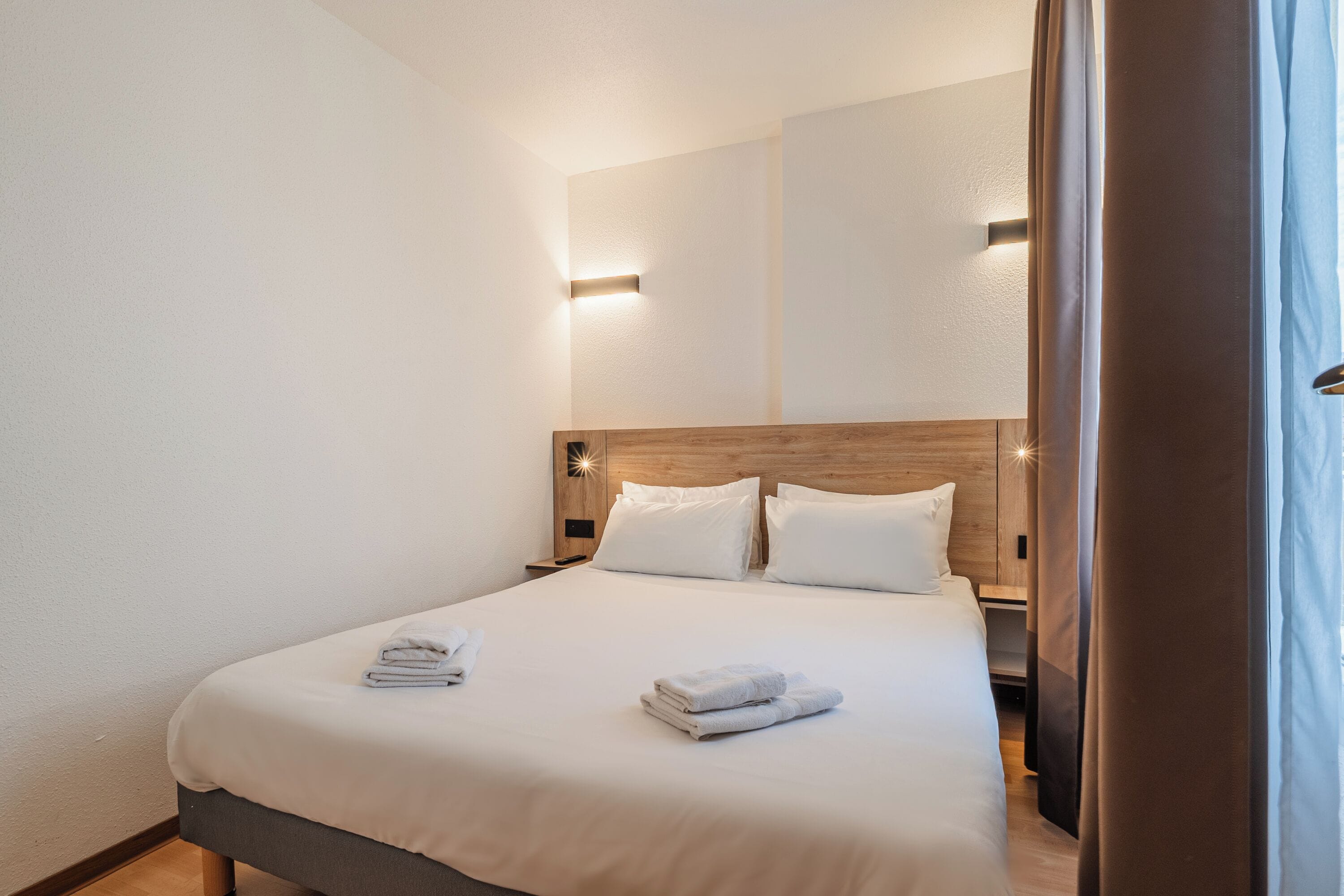 Lejlighed | Skrivebord, arbejdsområde til bærbare computere, mørklægningsgardiner