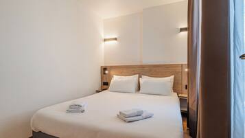 Lejlighed | Skrivebord, arbejdsområde til bærbare computere, mørklægningsgardiner