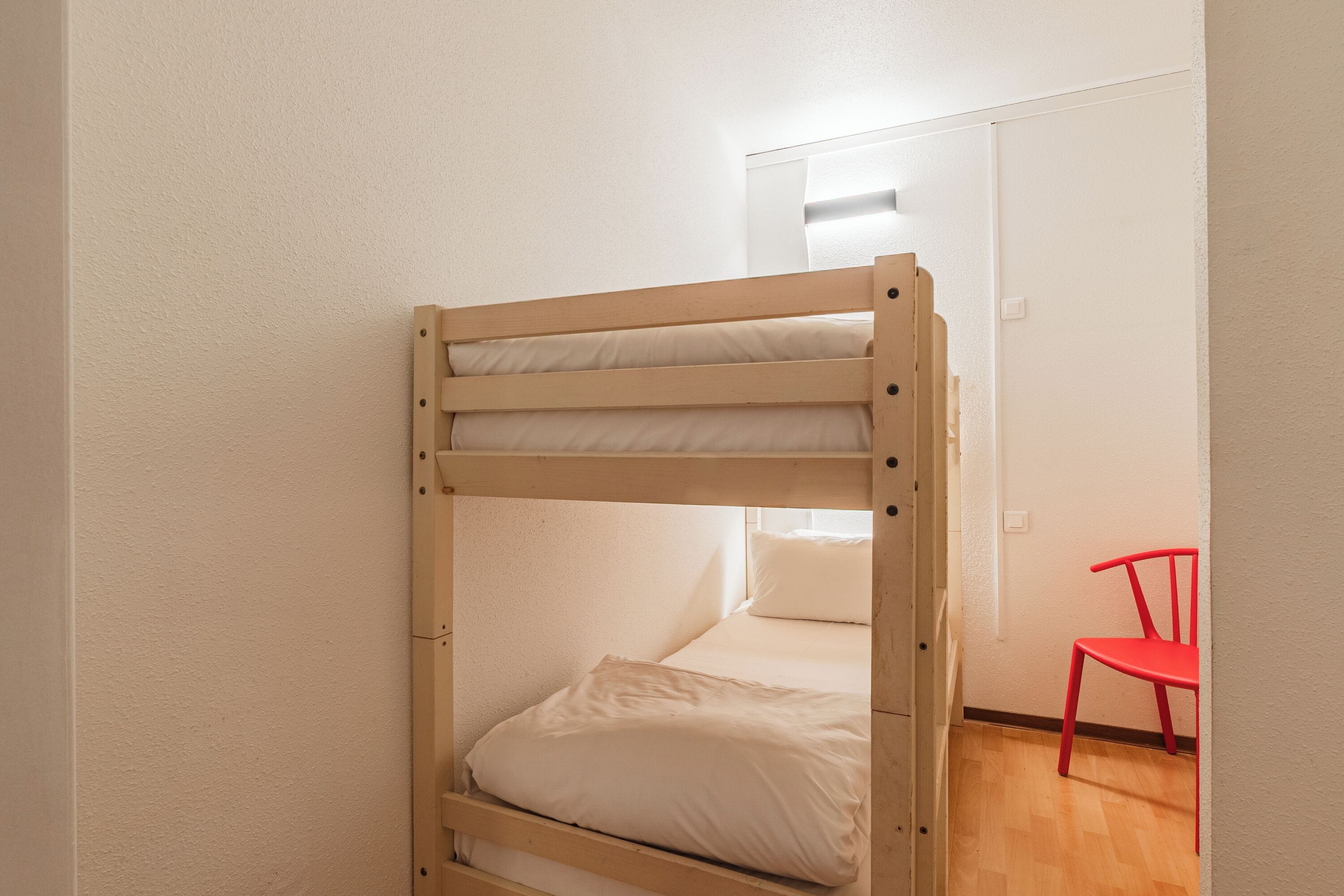 Appartamento | Una scrivania, postazione laptop, tende oscuranti, insonorizzazione