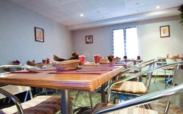 Daily buffet breakfast (EUR 11 per person)