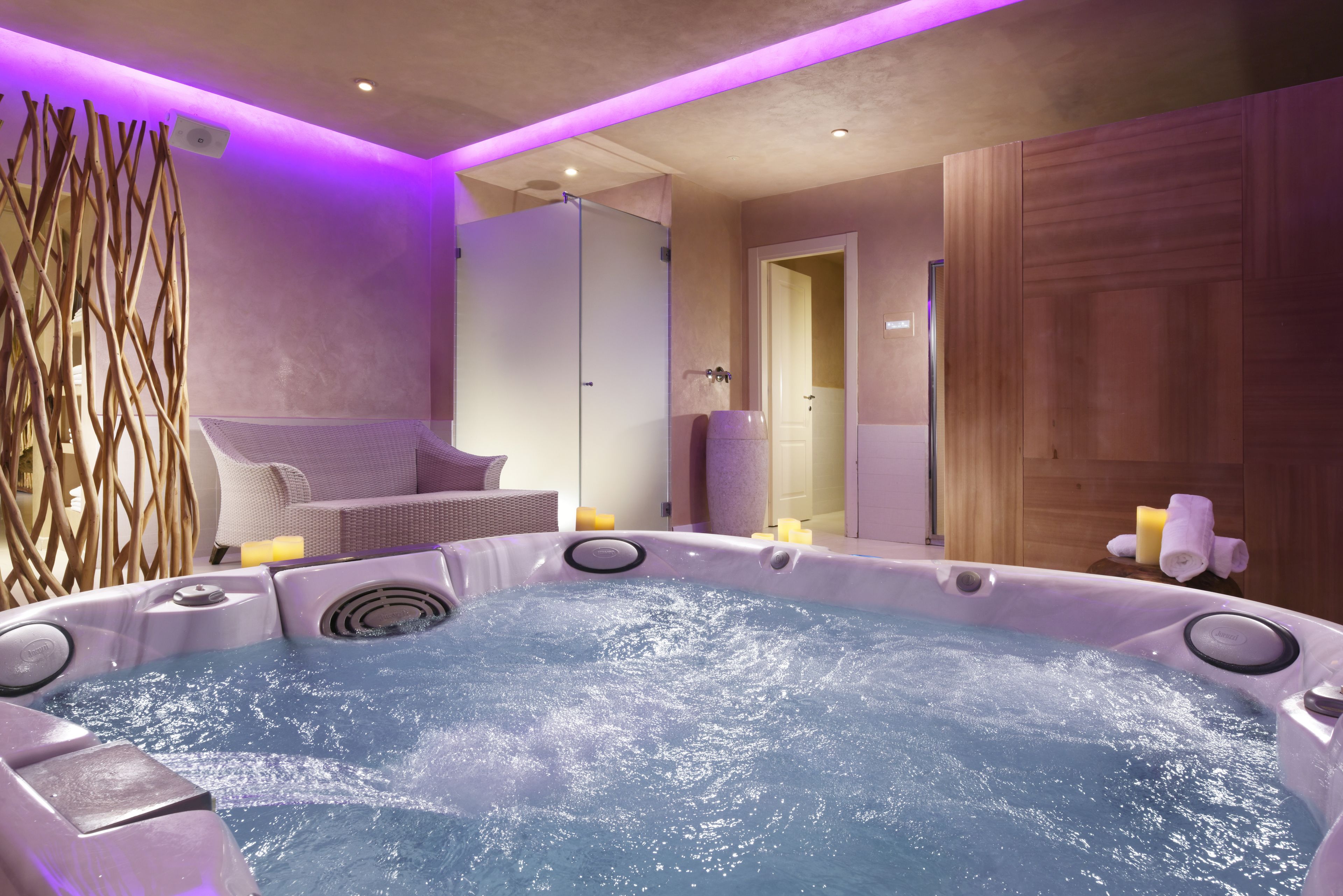 indoor spa tub